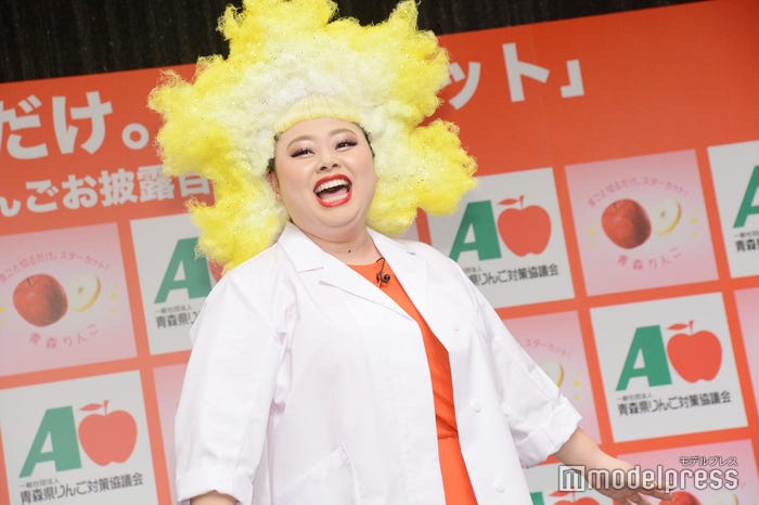 渡辺直美 2kgのりんごコスプレ披露 スターの重みを感じる モデルプレス 渡辺直美 2kgのりんごコスプレ披露 スターの重みを感じる モデルプレス
