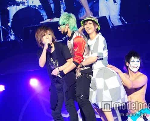 ゴールデンボンバー、「僕らとかぶるのは乃木坂46さんかな」<セットリスト>