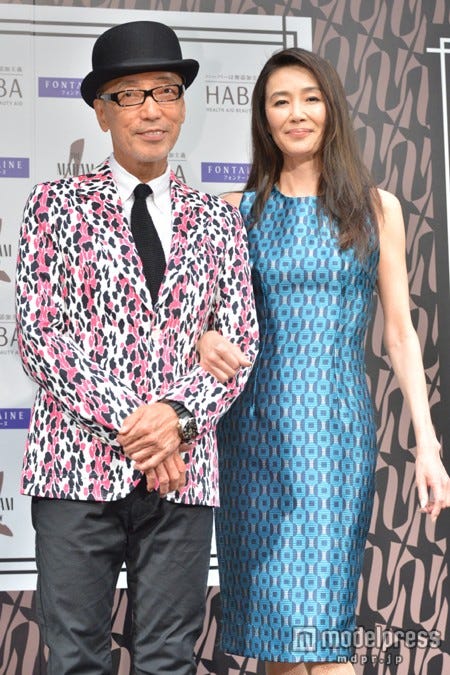 萬田久子 スラリ美脚披露 テリー伊藤と腕組みウォーキング モデルプレス 萬田久子 スラリ美脚披露 テリー伊藤と腕組みウォーキング モデルプレス