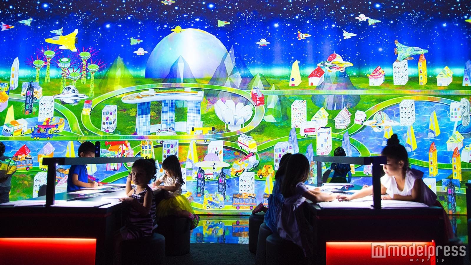 お絵かきタウン／画像提供：チームラボ