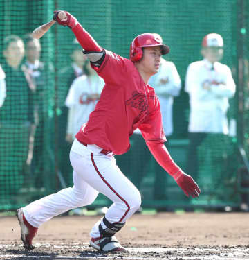 急上昇！広島育成ドラ1・小林 床田ら1軍主力級から3打数3安打 新井監督「振る力、対応力もありそう」