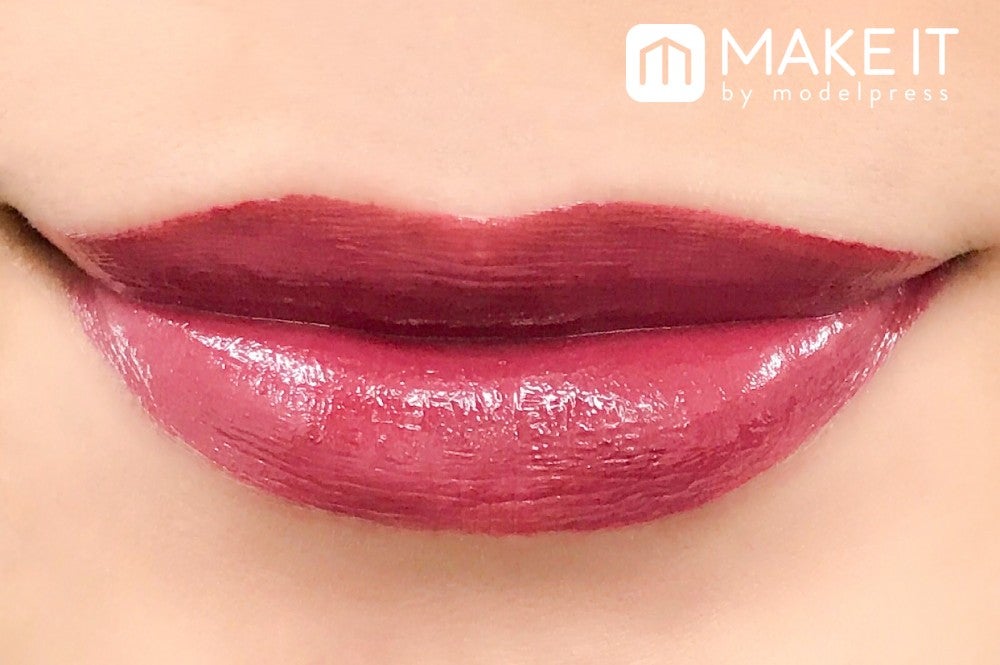 プランプピンク／メルティーリップ ベルベットルージュ／202 バーガンディカシス 使用 (C)メイクイット