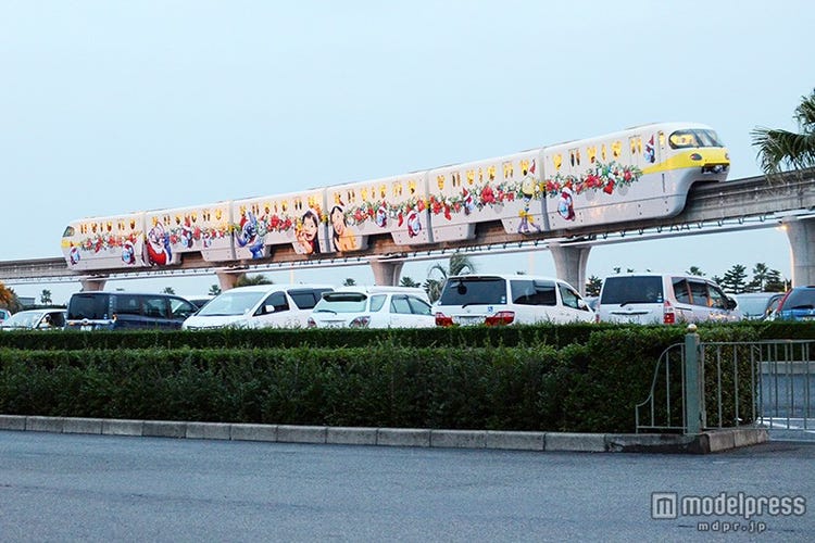 画像17/24) ディズニーリゾートライン、4つの駅がクリスマス仕様 