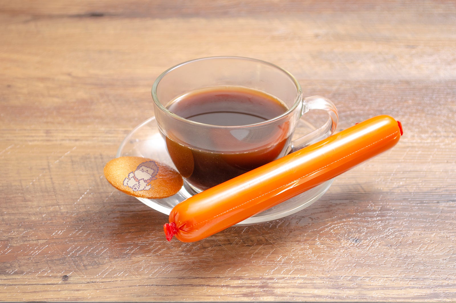 TOSSY＆OKKY×PATTY＆JIMMYのアメリカンウィンナーコーヒー650円 （C）空知英秋／集英社・テレビ東京・電通・BNP・アニプレックス（C）1976，1982，2019 SANRIO CO．，LTD．TOKYO，JAPAN