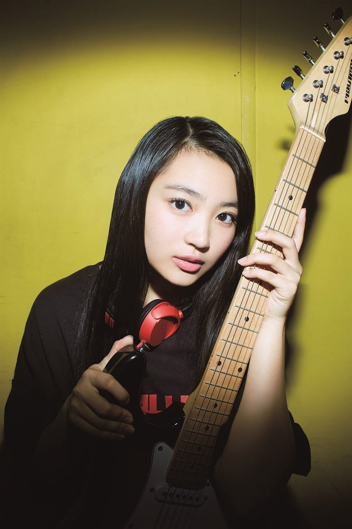 柏木ひなた/『私立恵比寿中学カレンダー2017』(ワニブックス刊)より