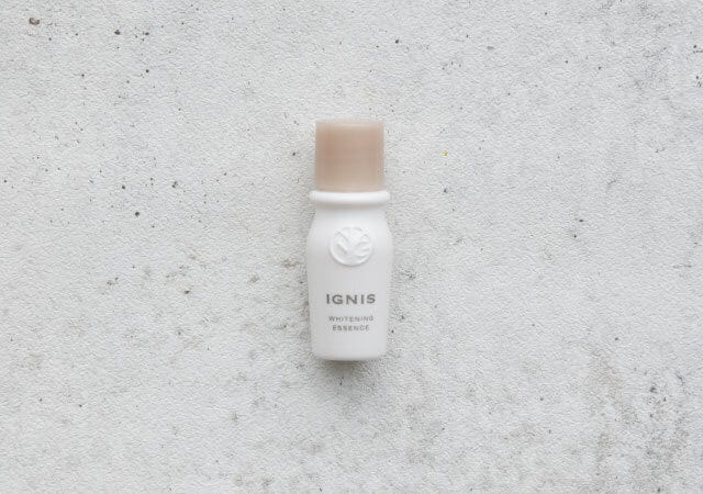 ムック本　付録　人気　おすすめ　オススメ　宝島社　宝島　レビュー　開封レビュー　開封　便利　優秀　当たり　最高　傑作　イグニス　ignis　スキンケア　コスメ　ホワイトニングエッセンス　美容液