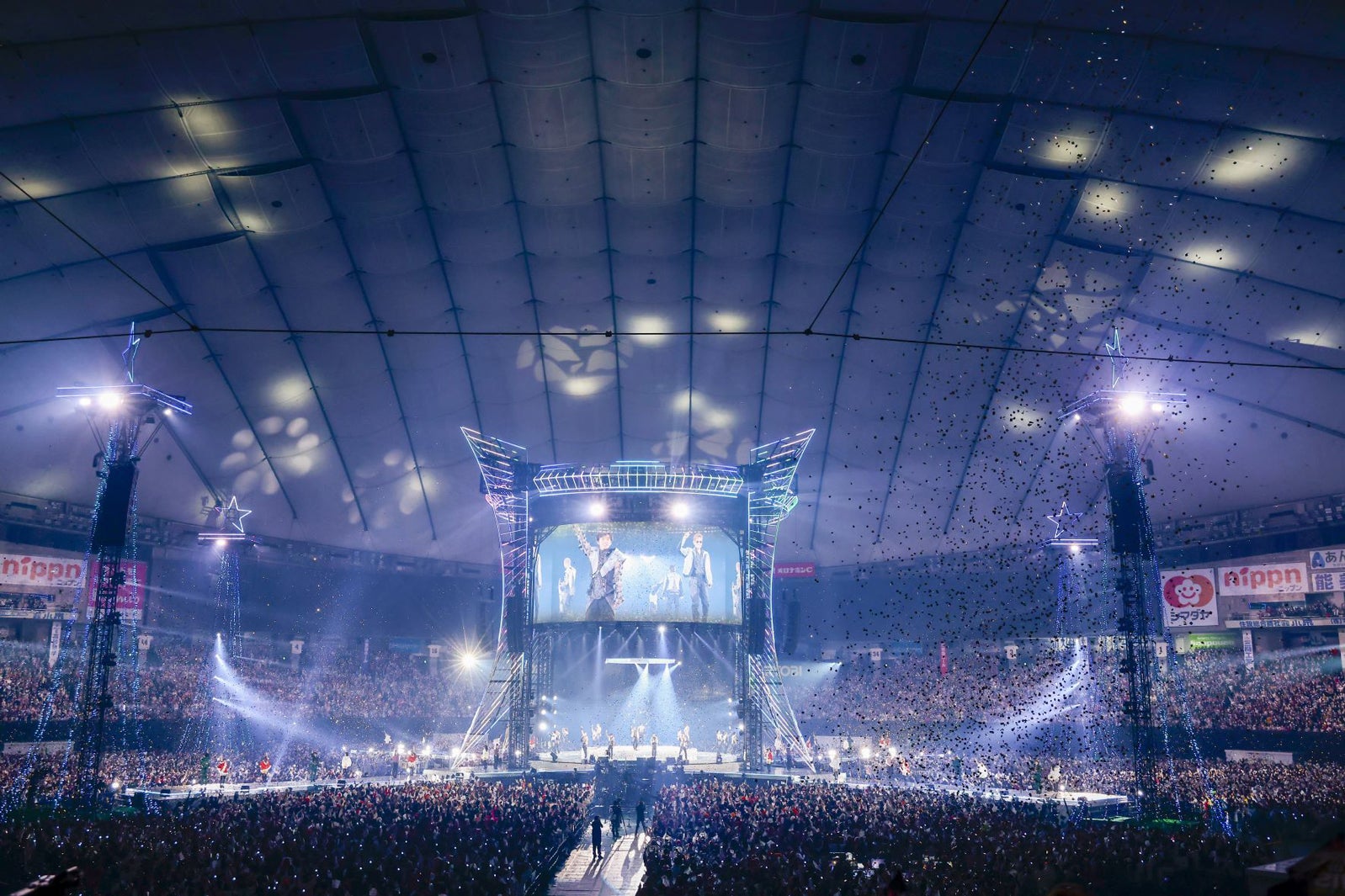 「EXILE LIVE TOUR 2022 “POWER OF WISH”～Christmas Special～」より（提供写真）