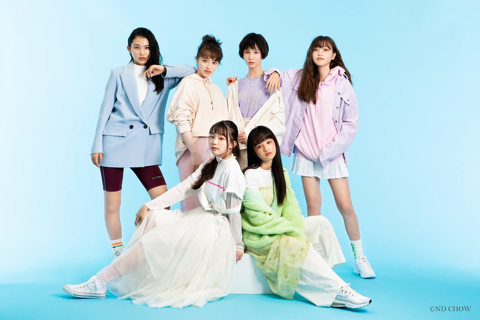 821／（後列左から）カンナ、エマ、ユリナ、アオ（前列左から）レイア、リコ（C）ND CHOW