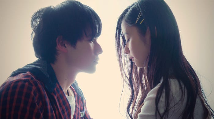 岡田健史、堀田真由「いとしのニーナ」(C)フジテレビ