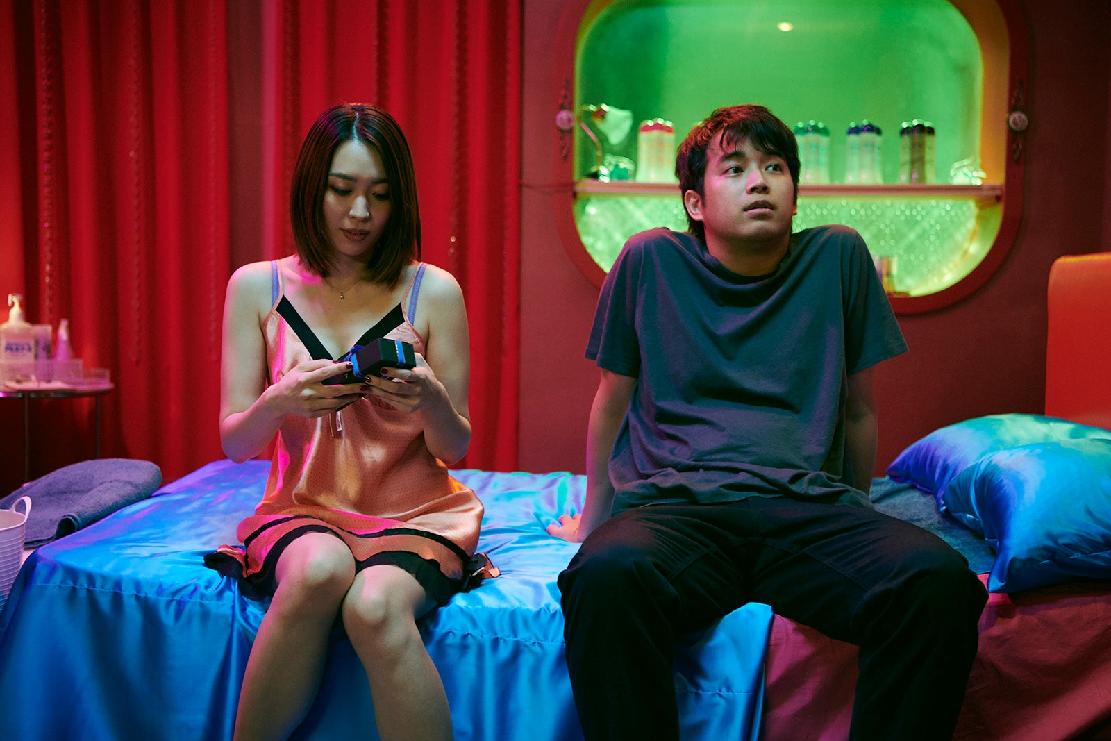 黒川芽以、三浦貴大（C）2022『もっと超越した所へ。』製作委員会