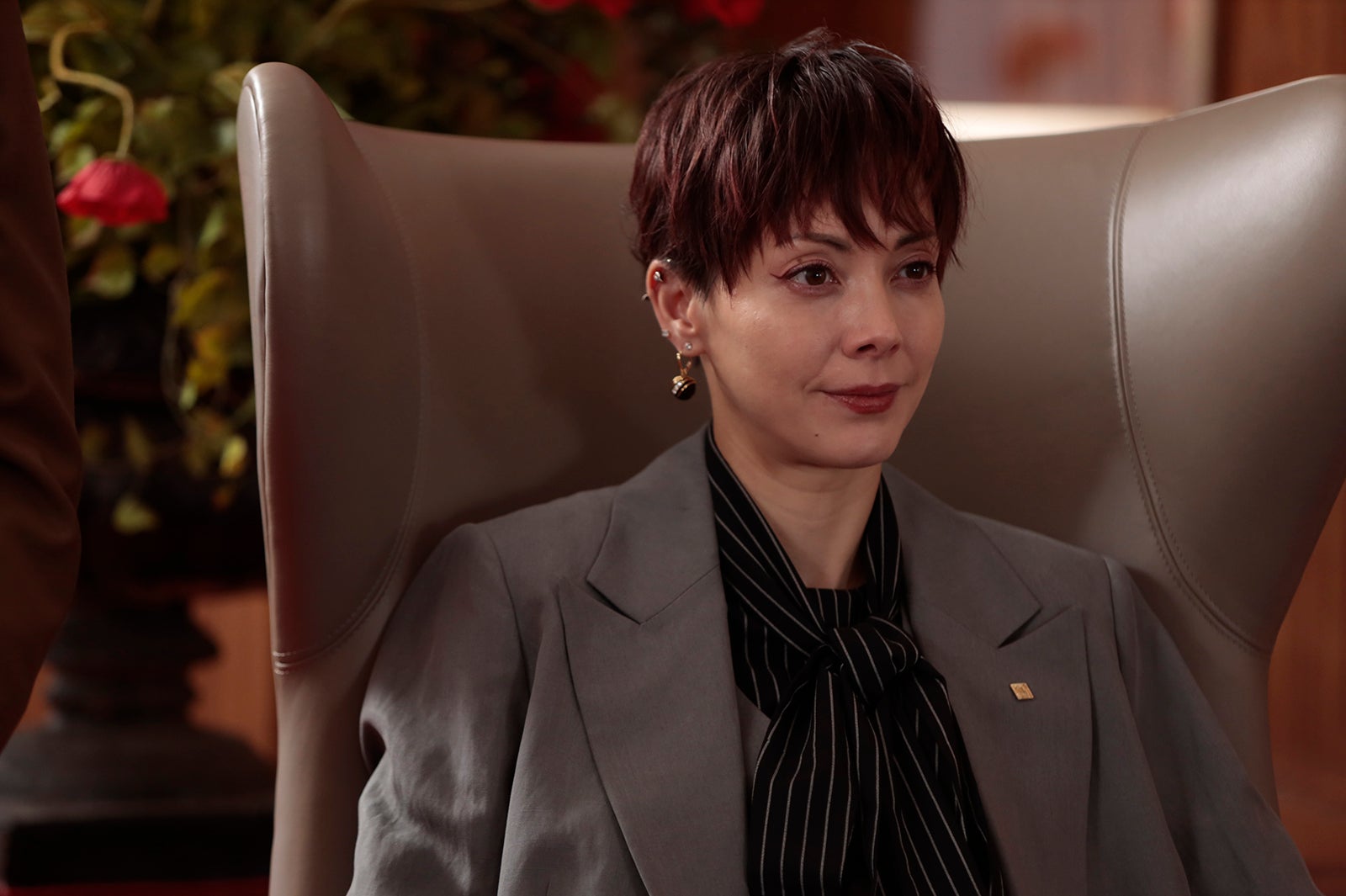 土屋アンナ「プライベートバンカー」第7話（C）テレビ朝日