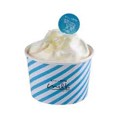 「ミルキーシフォンケーキ」(テイクアウトカップ)700円(税込)/画像提供:株式会社 オペレーションファクトリー