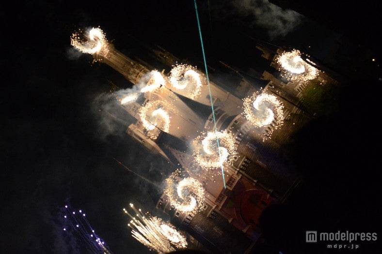 TDL初のプロジェクションマッピング、「ワンス・アポン・ア・タイム」