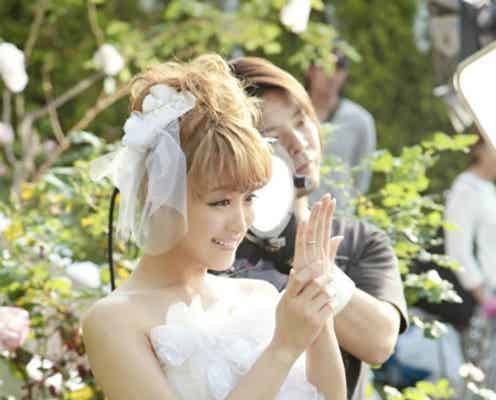 鈴木奈々、ついに結婚?純白花嫁姿披露