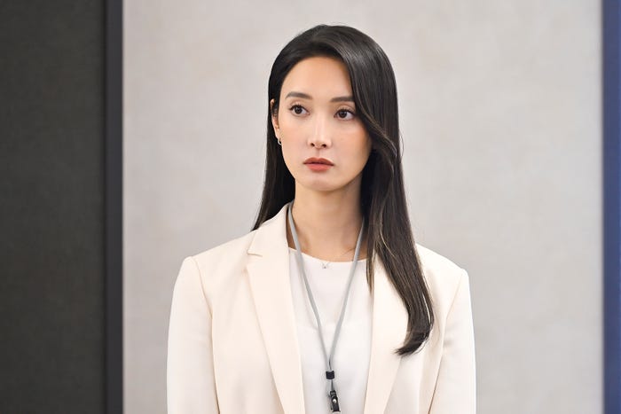 菜々緒「無能の鷹」最終話(C)テレビ朝日