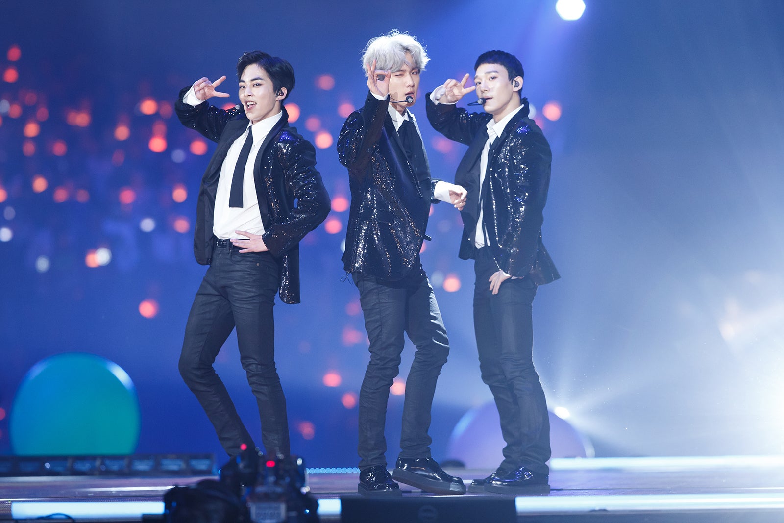 EXO-CBX（C）CJ E&M Corporation, all rights reserved