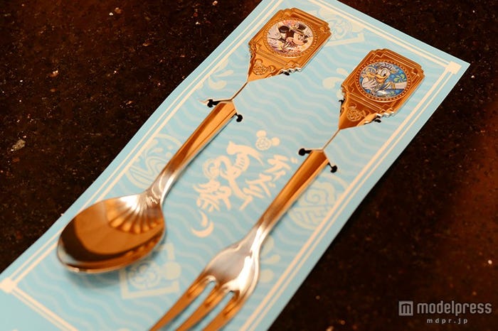 「“ディズニー夏祭り”デザートセット」/オリジナルスプーン&フォークセット数量限定の