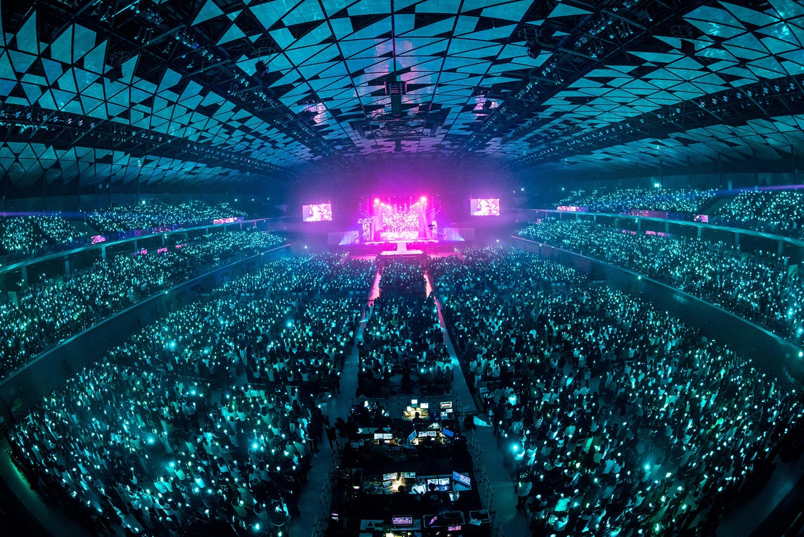 テミン「TAEMIN Japan 1st TOUR ～SIRIUS～」／写真：Takeshi Yao （提供写真）