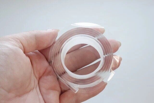 ダイソー　超強粘着両面ゲルテープ　文房具