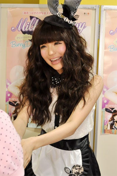 益若つばさ(MilkyBunny)