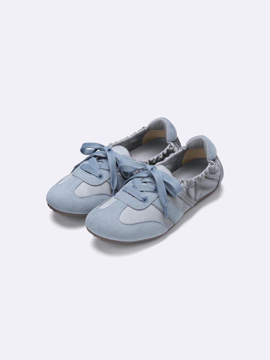 ギャザーバレエスニーカー 2026gu春大人女性おすすめギャザーバレエスニーカー