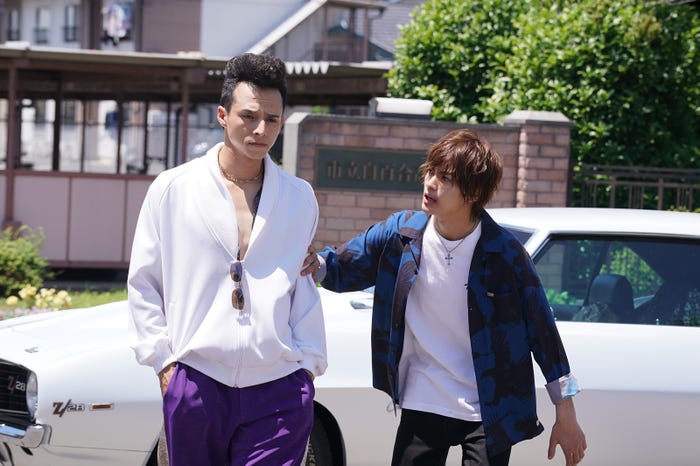 神尾楓珠、満島真之介/「ナンバMG5」第9話より(C)フジテレビ