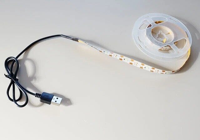ダイソーのテープライト（30LEDs、1m、ホワイト）1