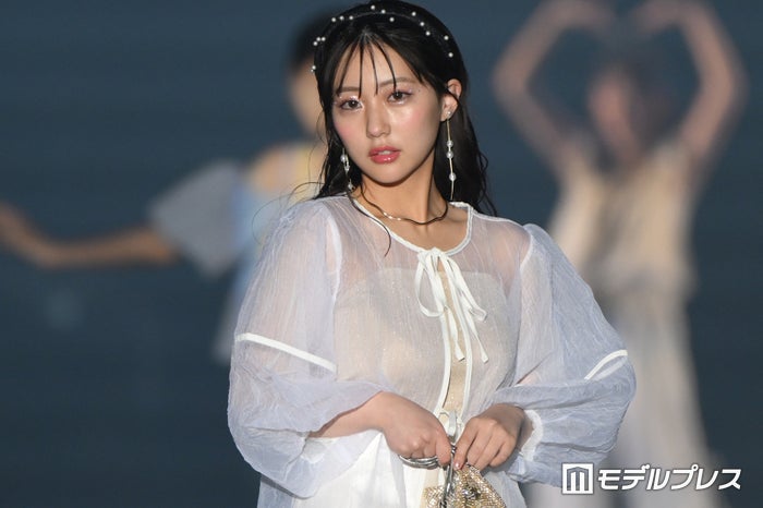 元HKT48田中美久、地元・熊本に凱旋 スリットから美脚スラリ【TGC熊本2024】