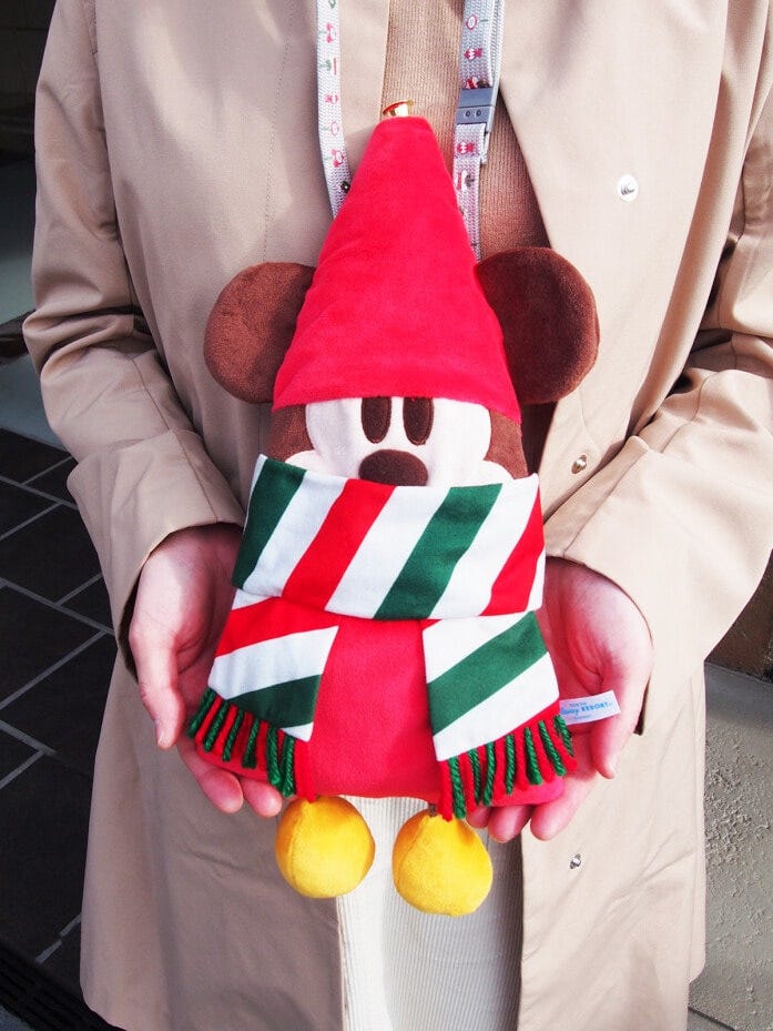 クリスマスの妖精“リルリンリン”のショルダーバッグ 2900円。長さ約41cmです