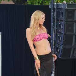 ビキニでセクシーボディを披露したパリス・ヒルトン