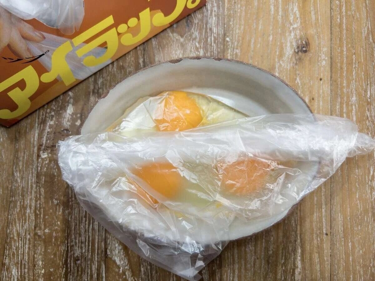 アイラップに卵を入れる