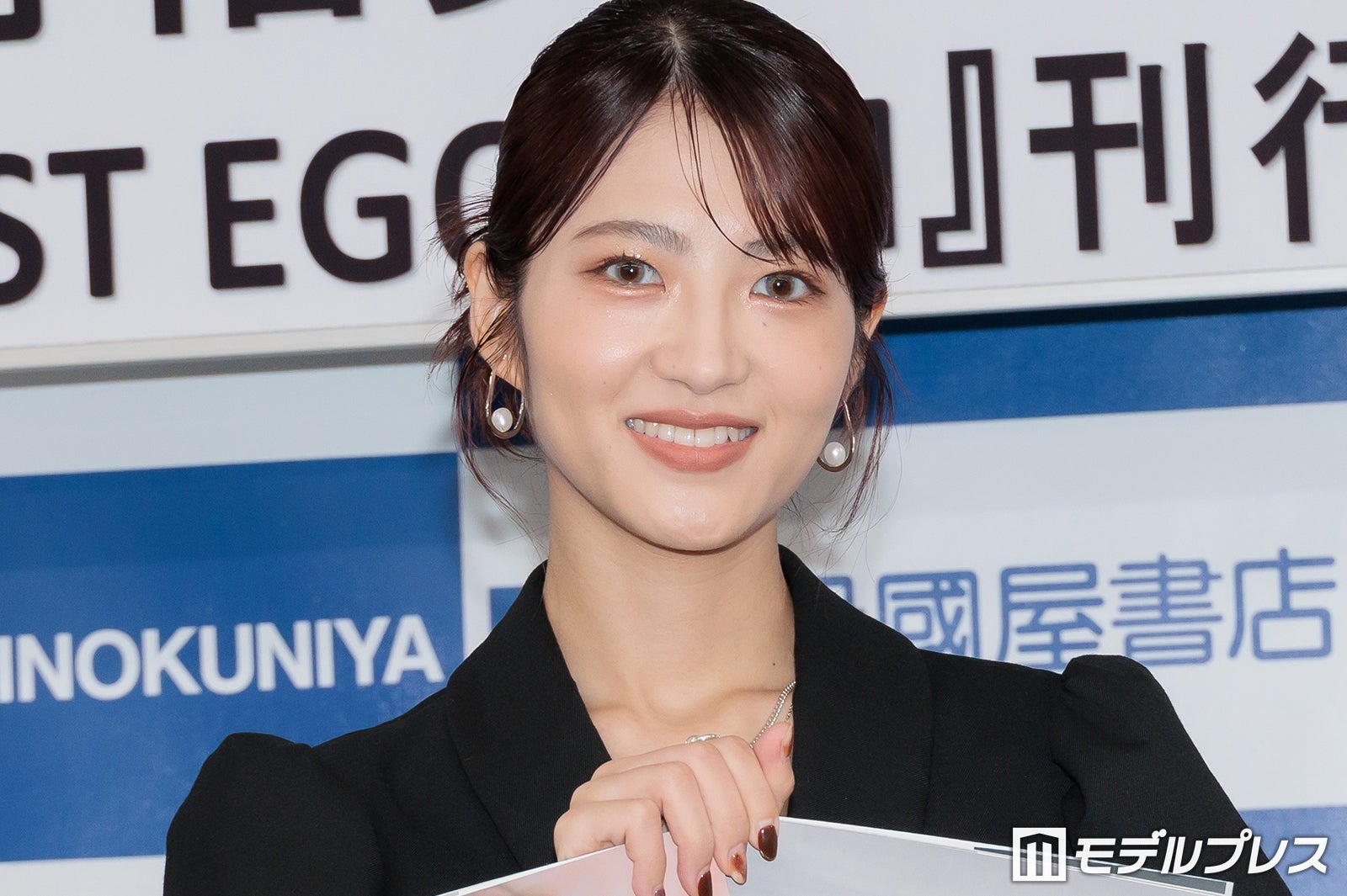 若月佑美、作品集渡したい元乃木坂メンバー告白 15年の活動振り返る「苦しいこともたくさんあった」