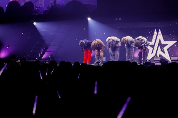 STARGLOW DEBUT SHOWCASE「Wish upon a star」写真=川島伸一/幸田昌之