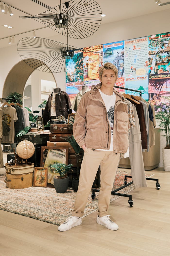 岸優太「バナナ・リパブリック」虎ノ門ヒルズのポップアップストアに来場した様子(提供写真)