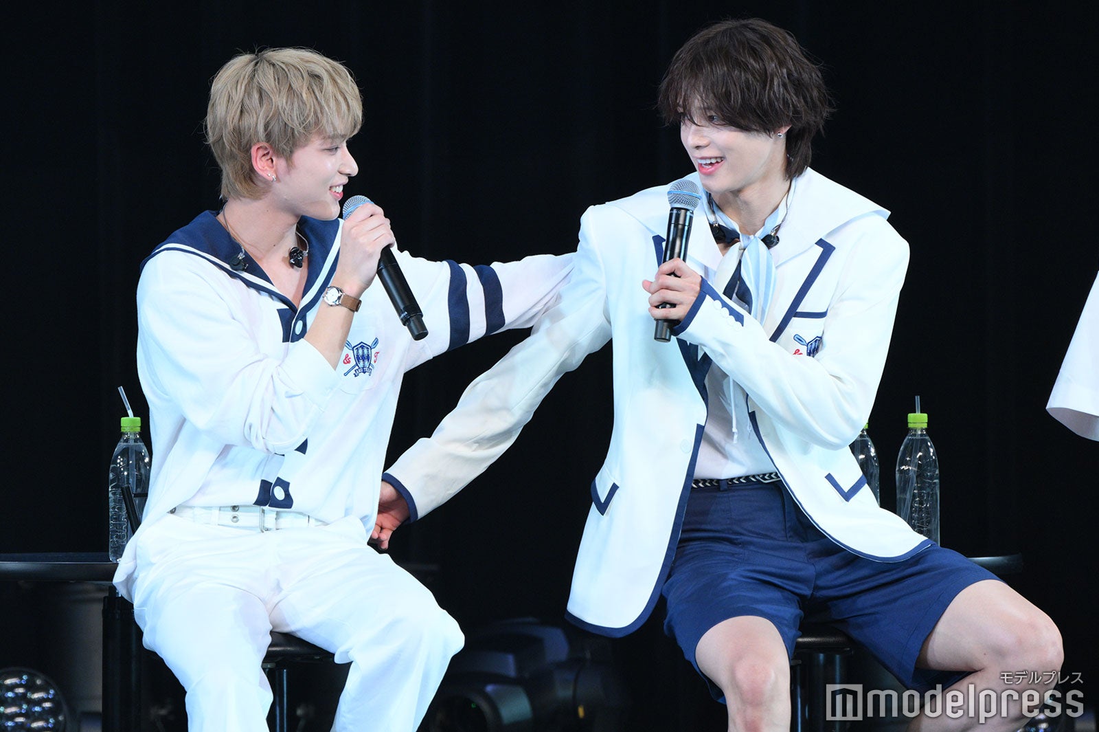 言い間違いをしてしまったHARUA（ハルア）を支える“お兄ちゃん”K（ケイ）（C）モデルプレス