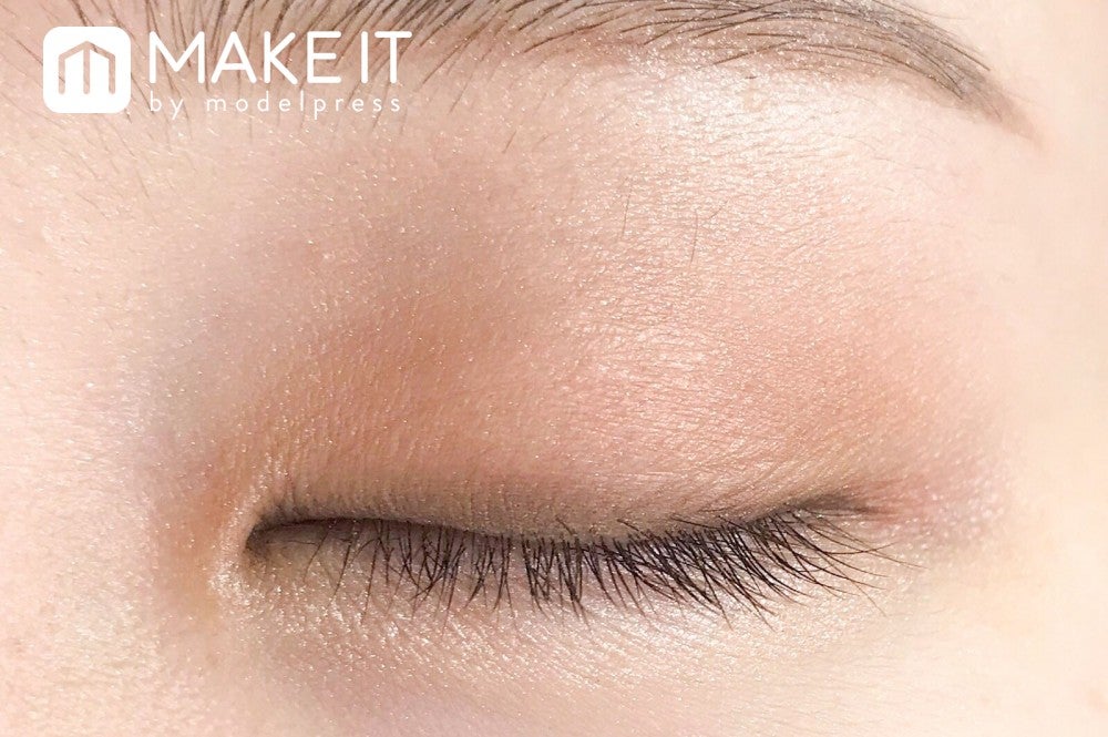 セザンヌ／トーンアップアイシャドウ／04 ピンクブラウン 使用 (C)メイクイット