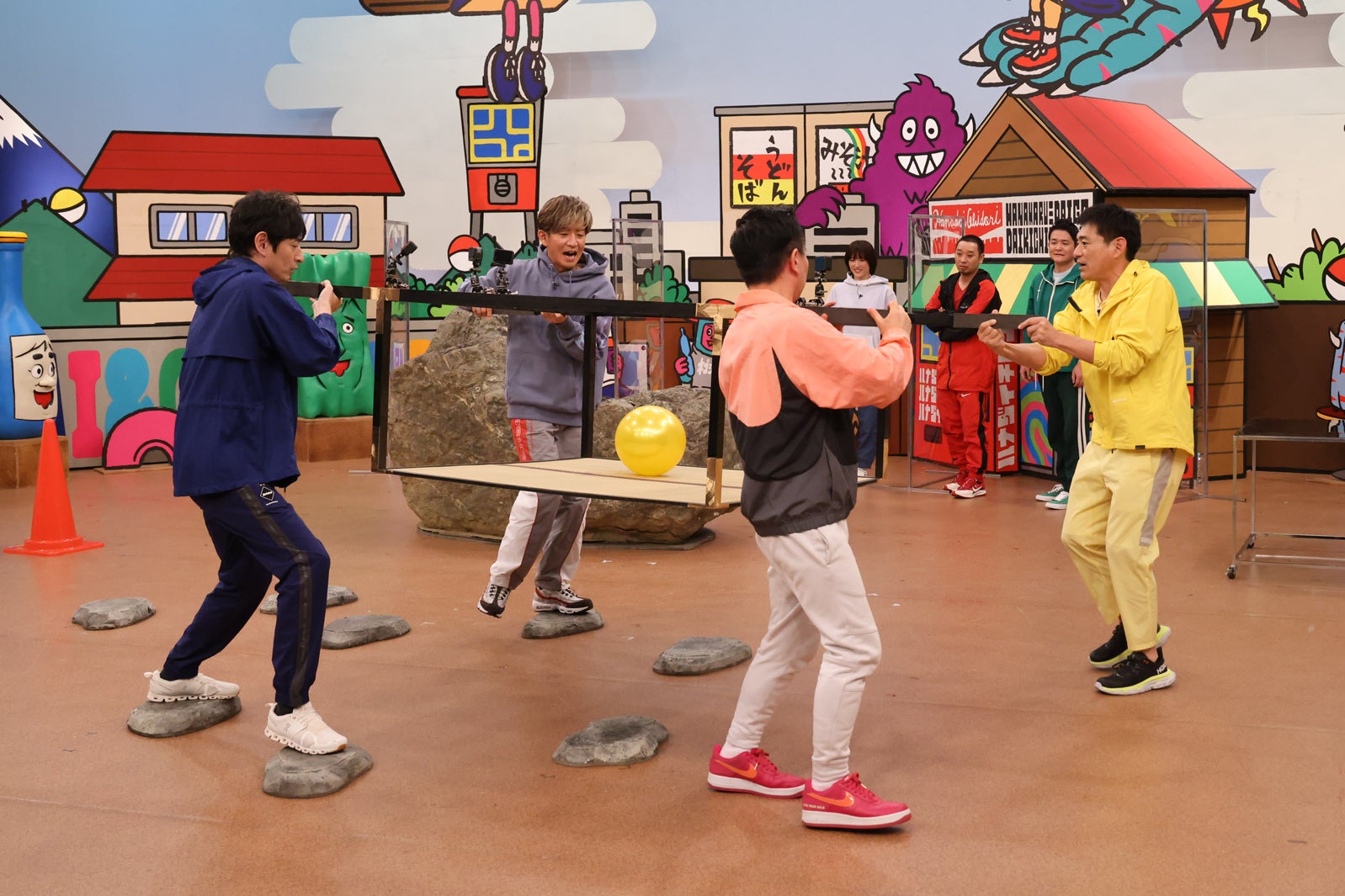 （左から）博多大吉、木村拓哉、山内健司、博多華丸 （C）カンテレ