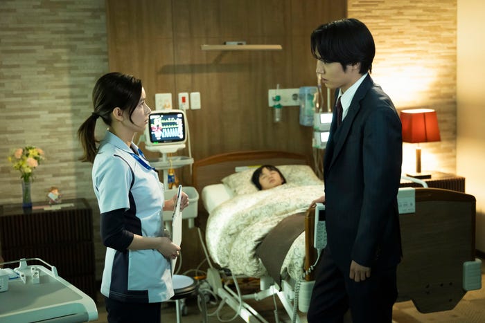 芳根京子、赤楚衛二「Re:リベンジ-欲望の果てに-」第7話より(C)フジテレビ