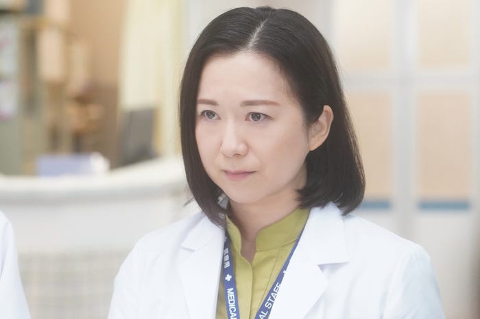 和久井映見/「ラジエーションハウスⅡ~放射線科の診断レポート~」第9話より(C)フジテレビ