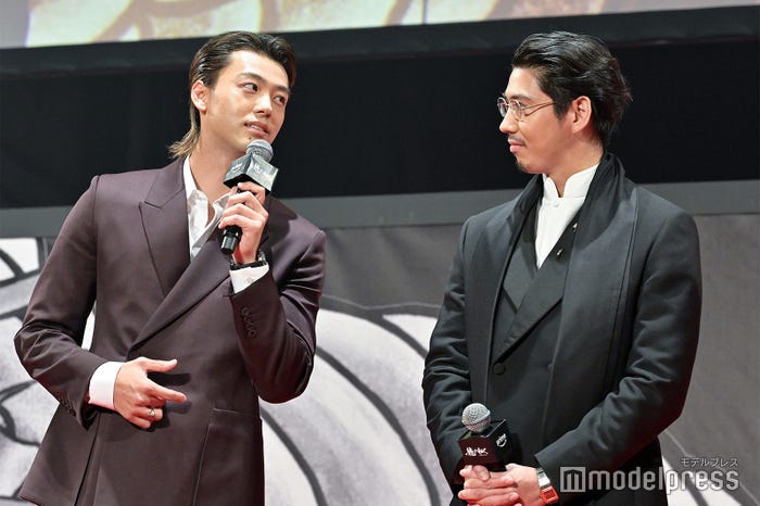 竹内涼真、賀来賢人(C)モデルプレス