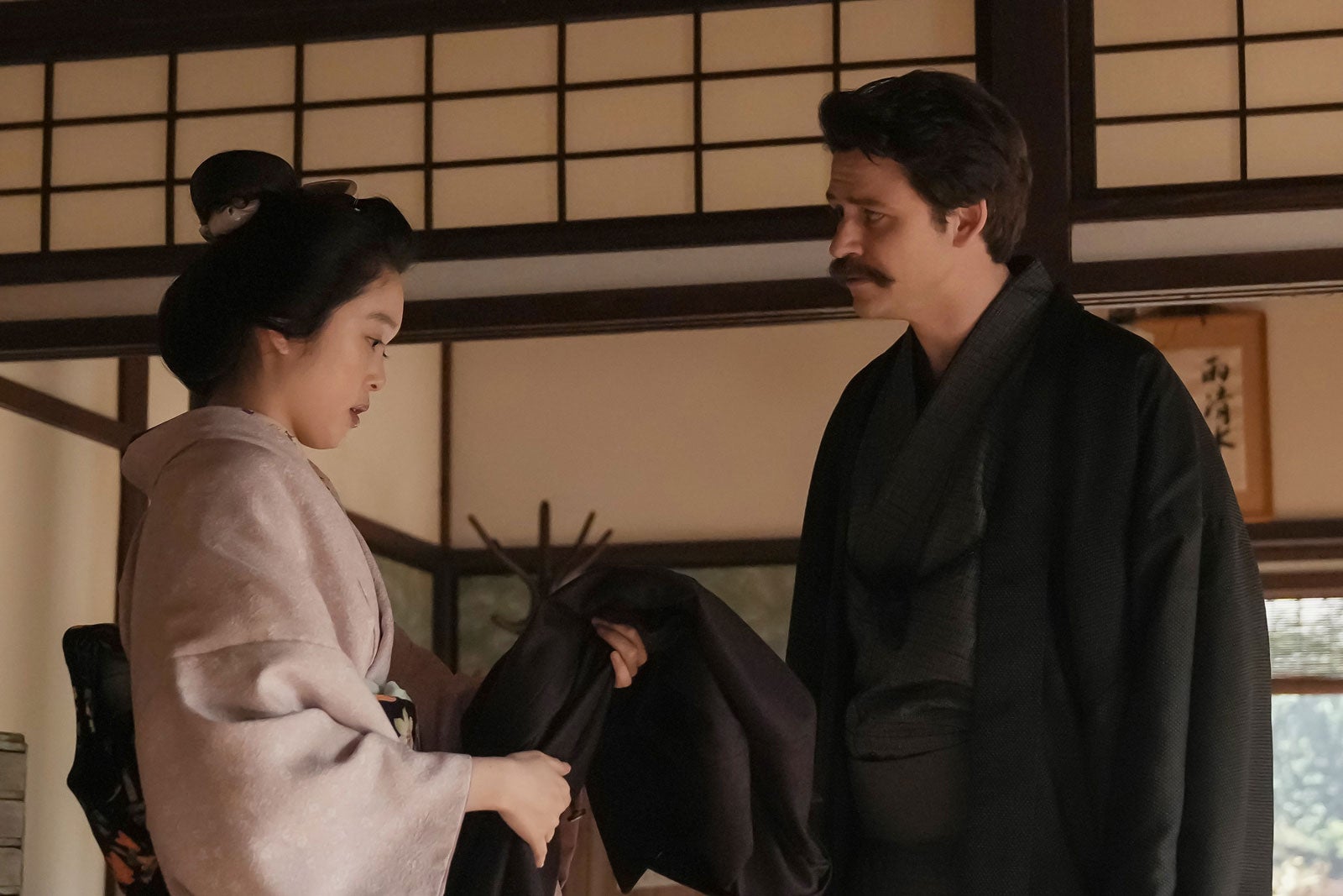 高石あかり、トミー・バストウ「ばけばけ」第125話（C）NHK