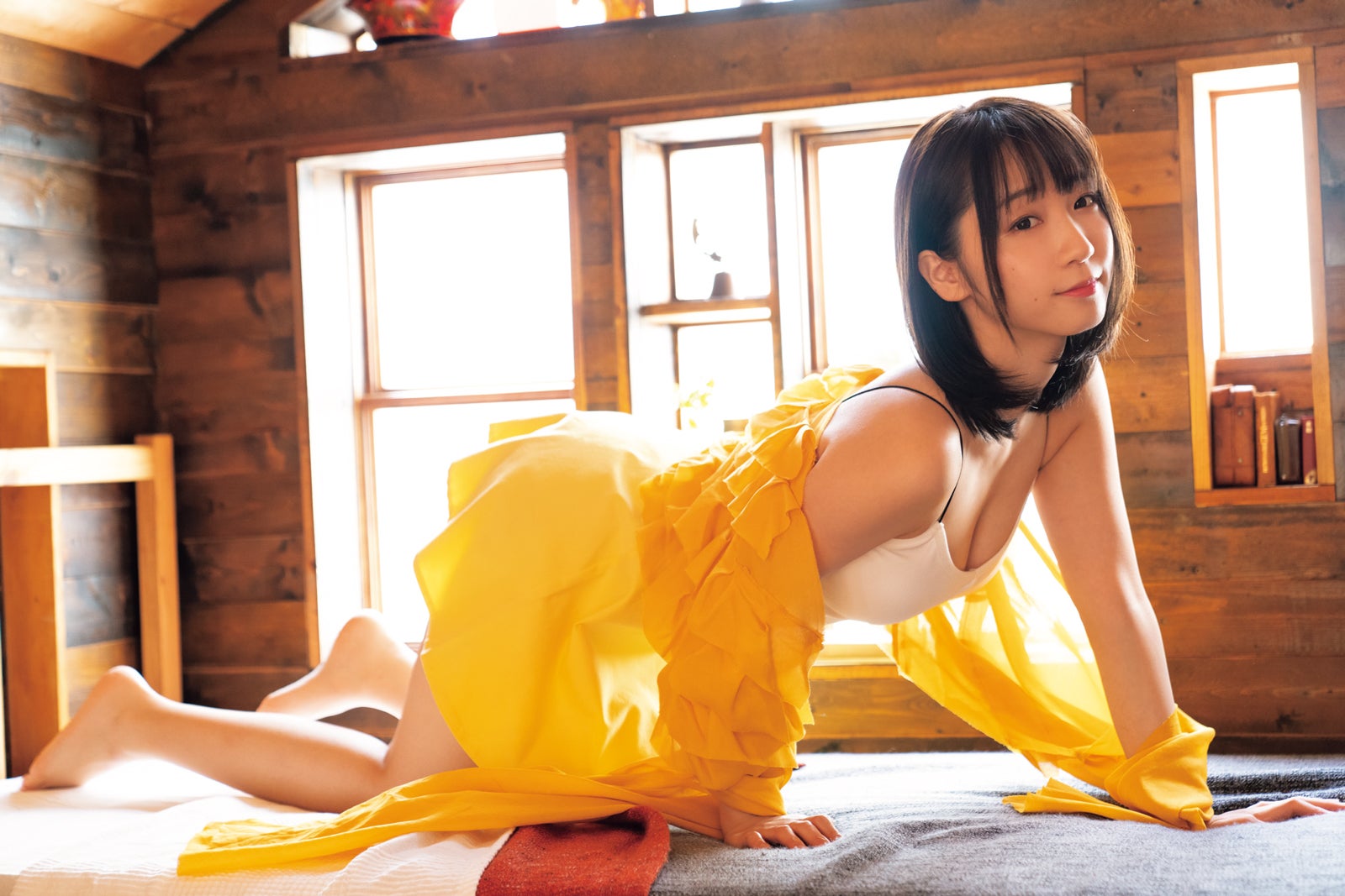 人気コスプレイヤー伊織もえ、SEXYなオムライス風衣装にドキッ