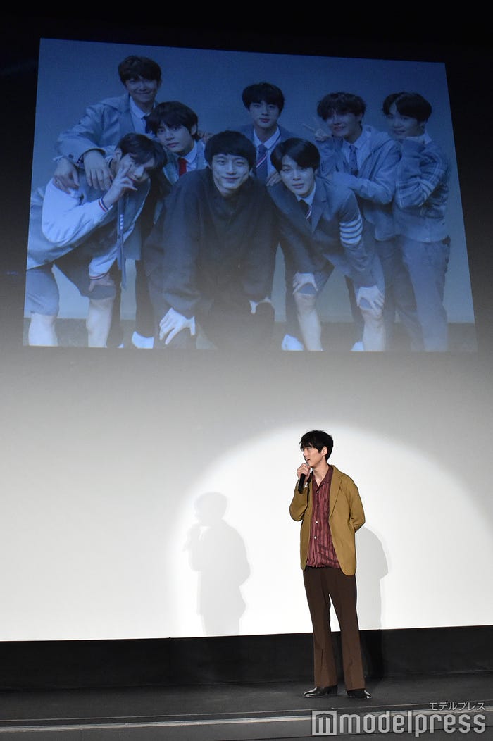 坂口健太郎、BTSとの思い出写真(C)モデルプレス