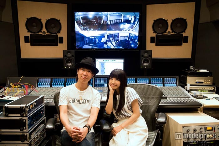 仙台出身のシンガーソング・エンターテイナー「ハジ→」とmiwa