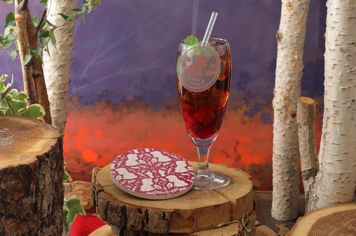 ＜アナ＞すっきりベリーベリーティー　990円／コースター付　1,690円（C）Disney