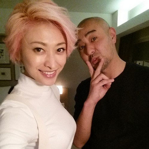 ピンクショートヘアの山田優/Instagramより