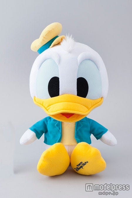 ゲームに成功するともらえるドナルドダックのぬいぐるみ(C)Disney