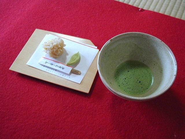 旅の疲れを癒やすお抹茶と甘味（イメージ）／画像提供：東海旅客鉄道株式会社