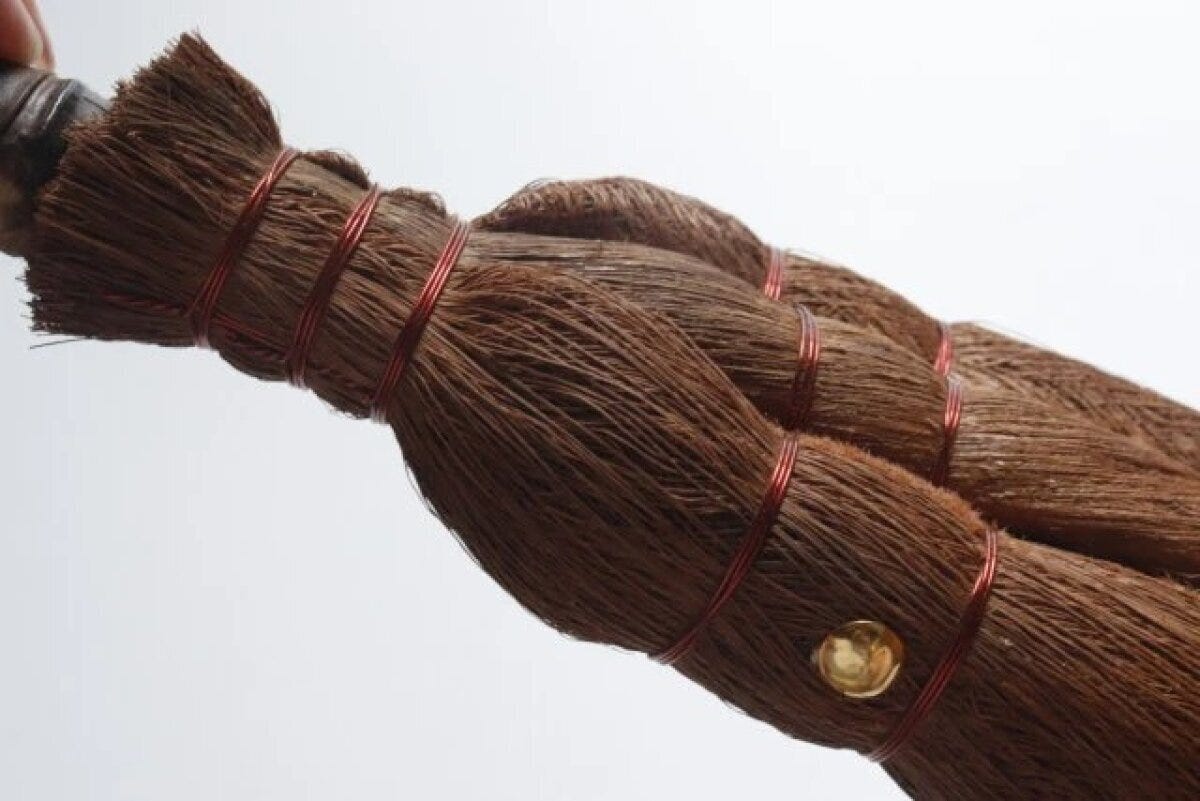 ダイソーの棕櫚ほうき