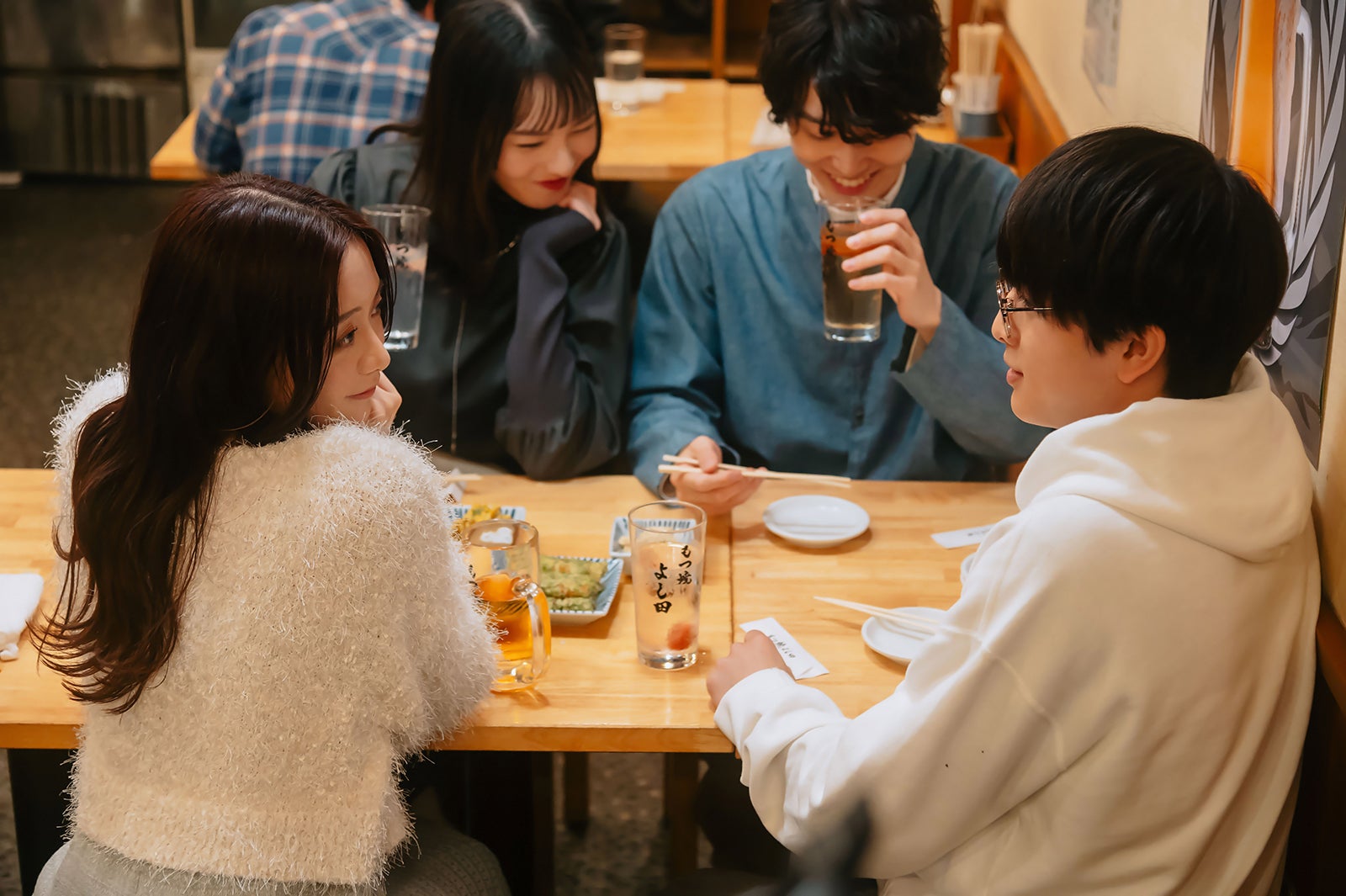 森香澄、柏木悠「年下童貞くんに翻弄されてます」第1話（C）「年下童貞くんに翻弄されてます」製作委員会・MBS